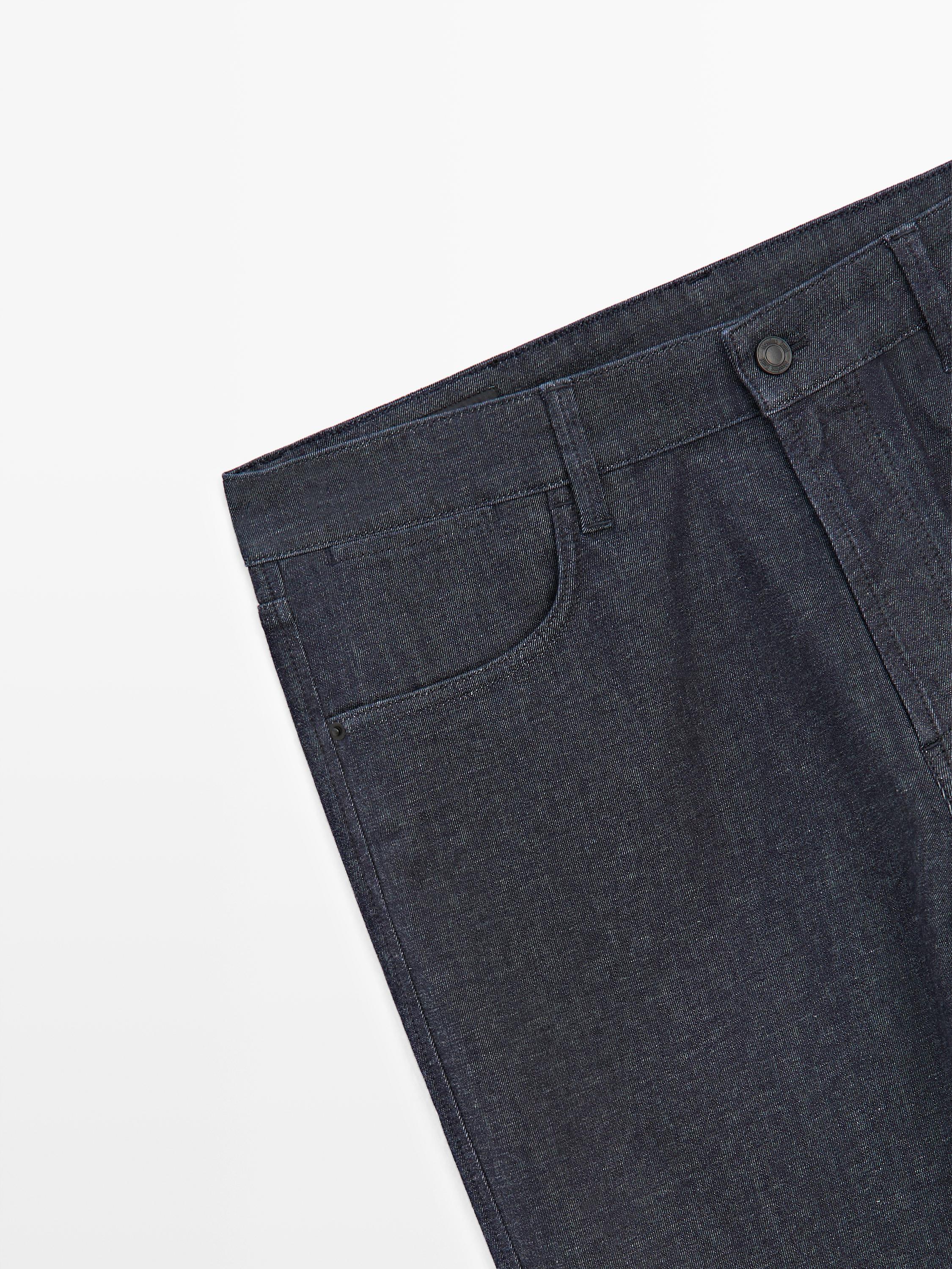 Lightweight slim-fit rinse wash jeans